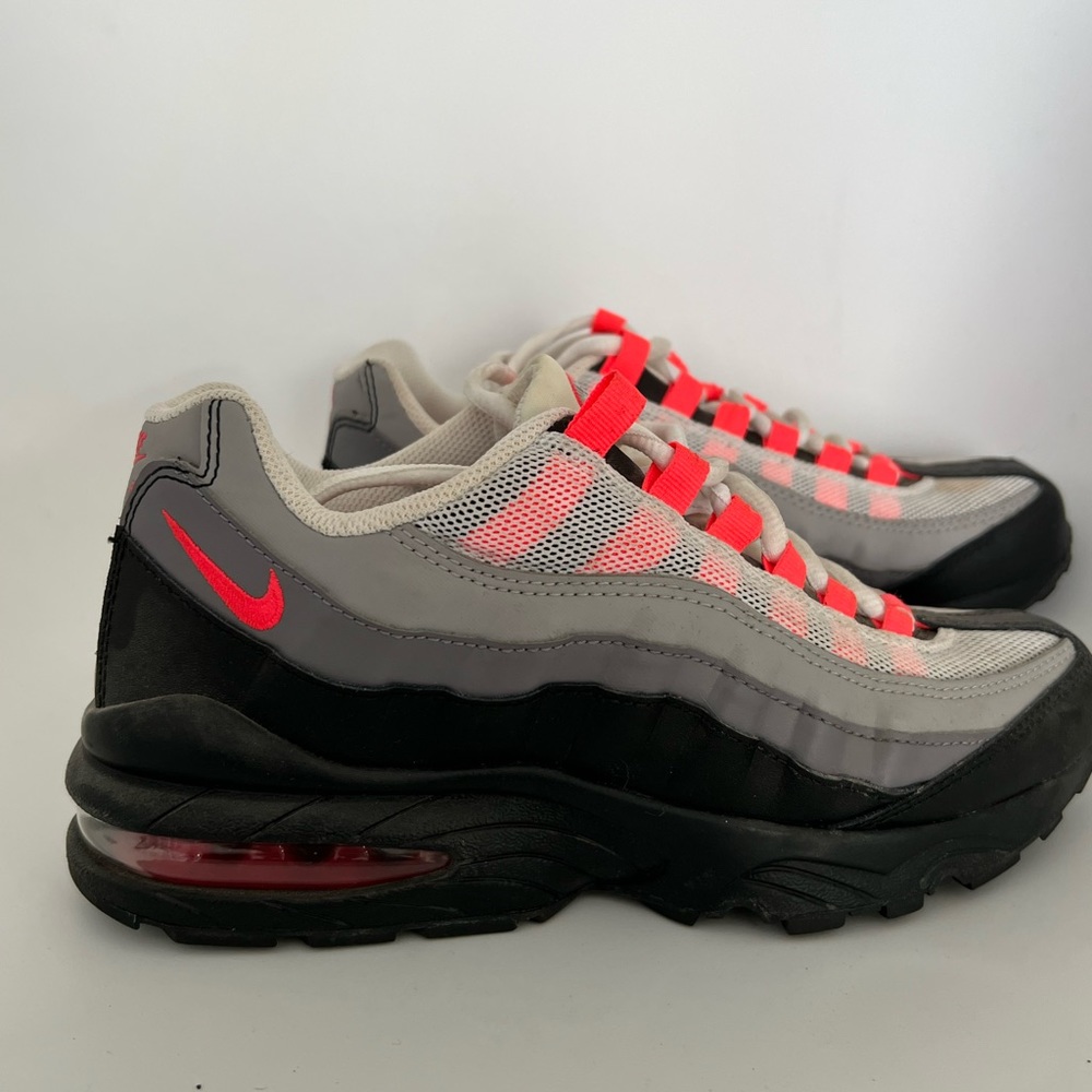 Nike Air Max 95 5.5y black/white/neon red
